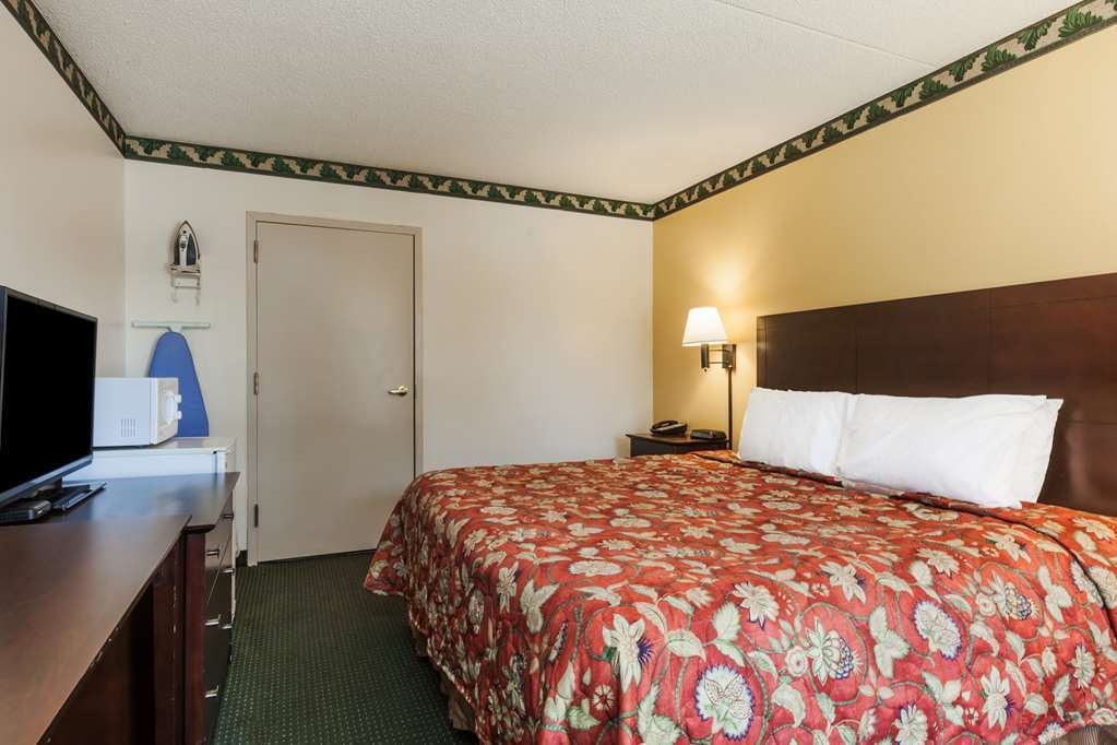 Days Inn By Wyndham Newark Wilmington Номер фото